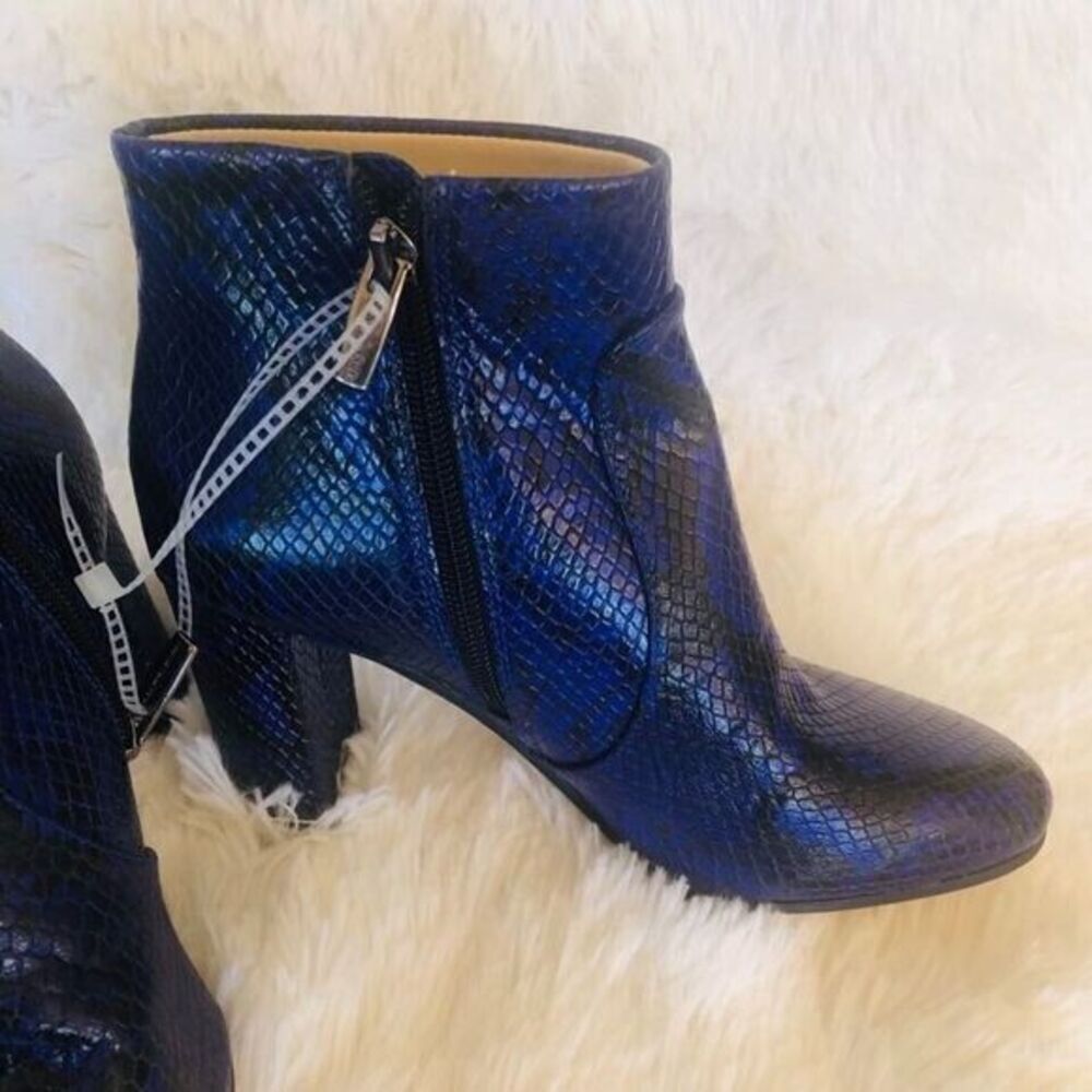 VINCE CAMUTO Blue Sanstan Ankle Boots/Booties Size:‎ US 6 M /36.5  $149 - Picture 12 of 12